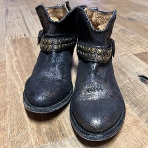 Distressed cowboy booties (6.5)
